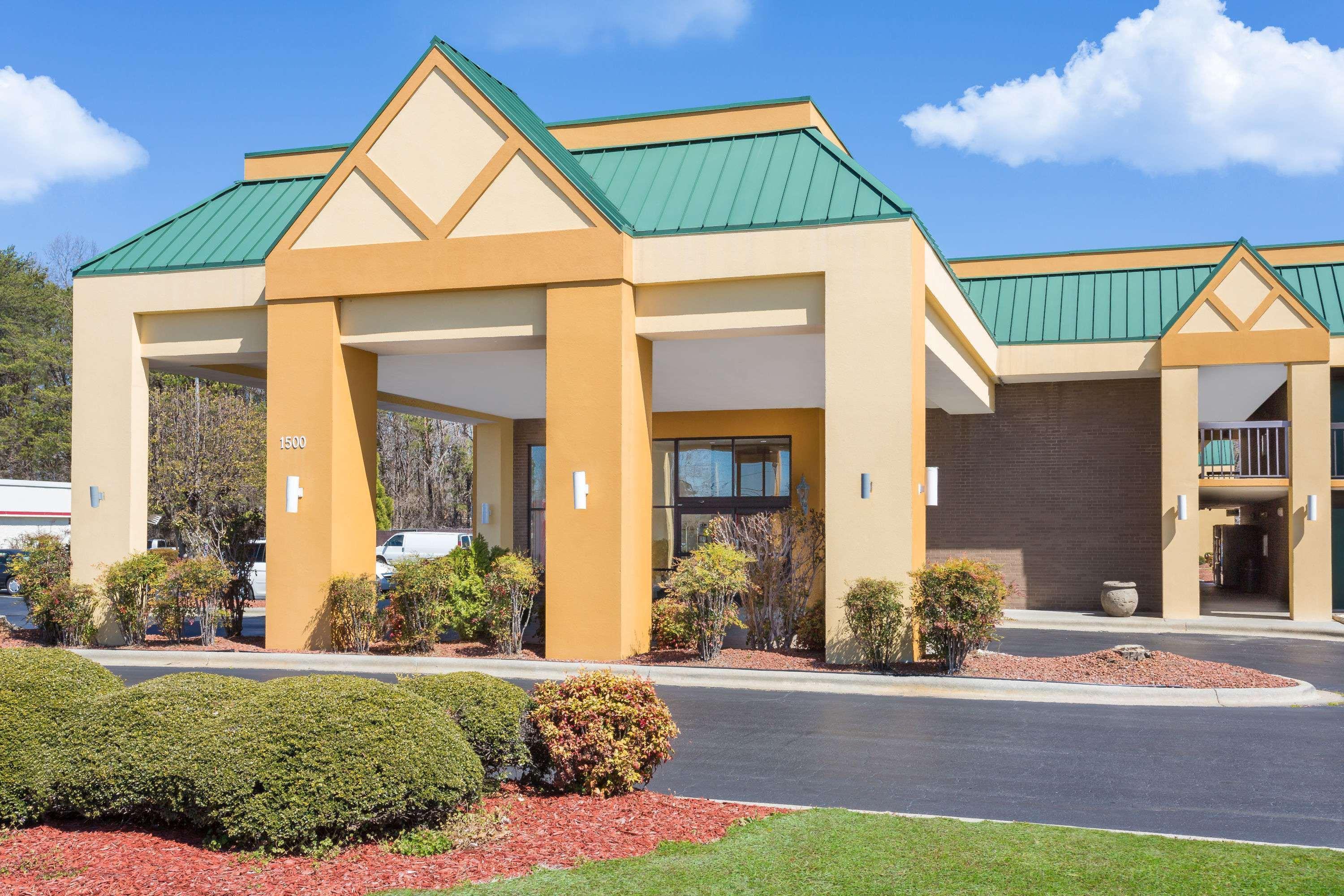 Days Inn By Wyndham Mocksville Exterior photo